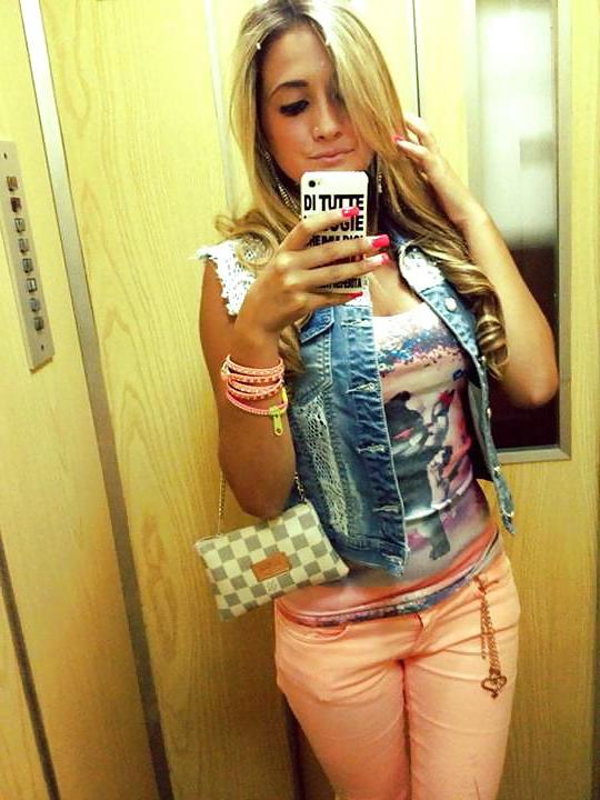 25P Italian girl: suzy