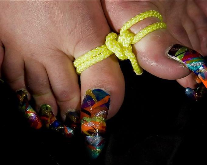 20P Bound feet and toes