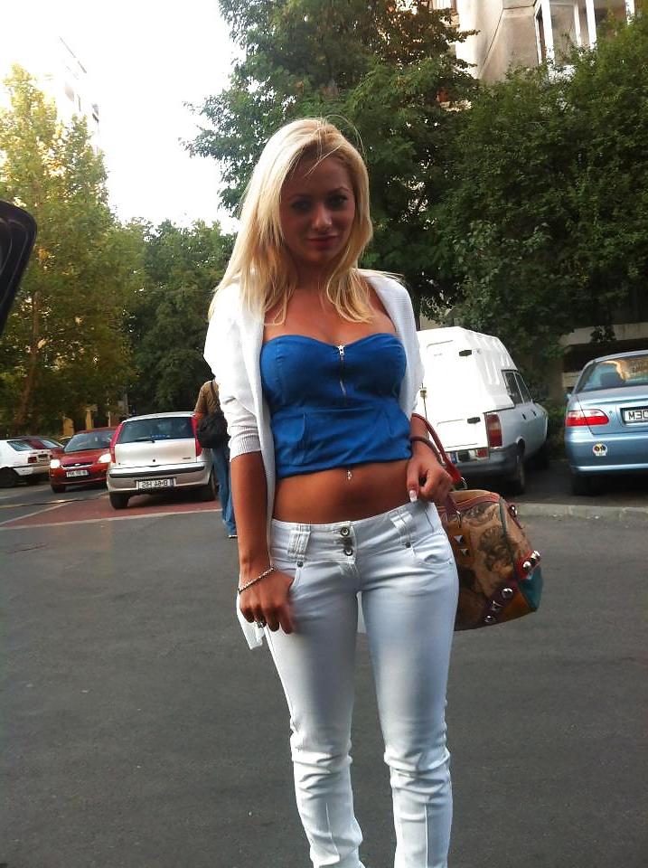 11P Italian girl: Gabriella