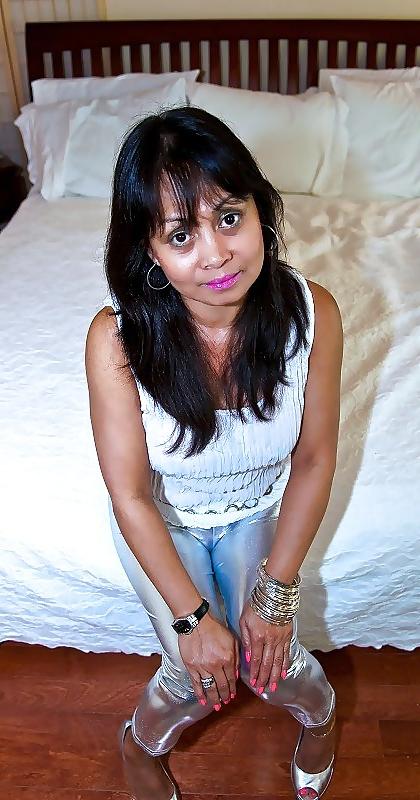 25P DropTopGal: Asian MILF -Married Bull n CreamPie