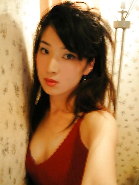 13P Sexy taiwanese girl spreading pussy