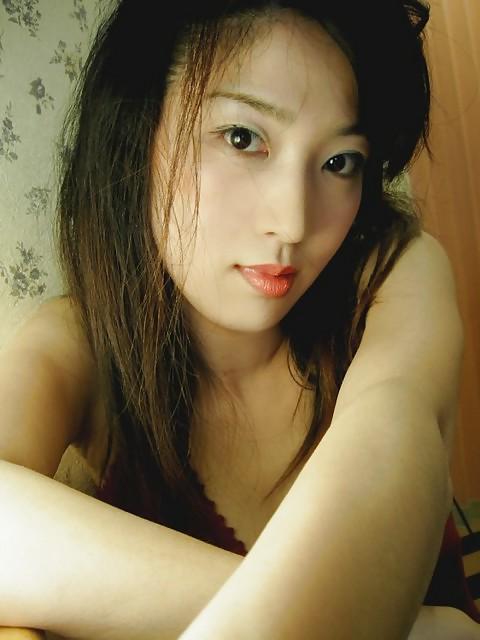 13P Sexy taiwanese girl spreading pussy