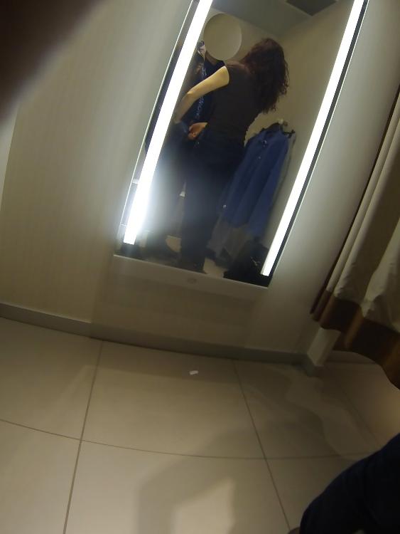 4P Exhibitionist in Kaufhaus