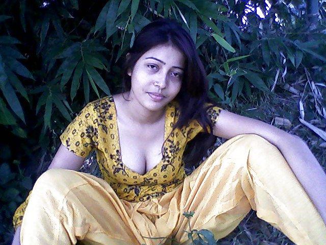 25P Complete Set 3: Posing ex-girl friends