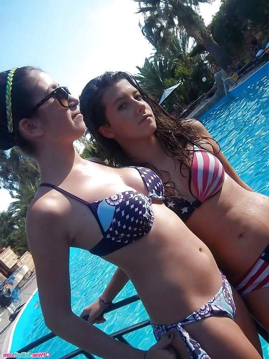25P Sexy italian bikini teens