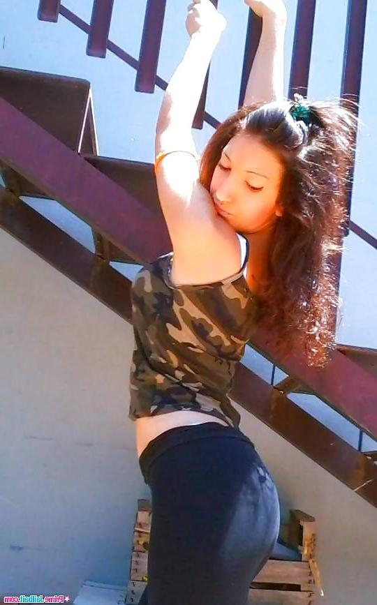 25P Sexy italian bikini teens