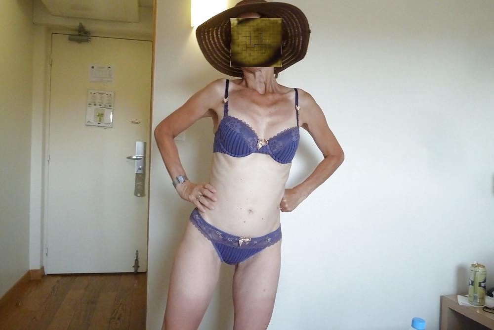 7P My wife so pretty in her violet underwears