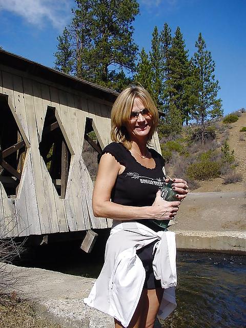 9P Sexy MILF