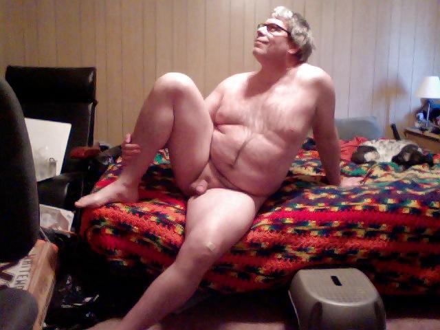 8P Sexy hairy horny stud