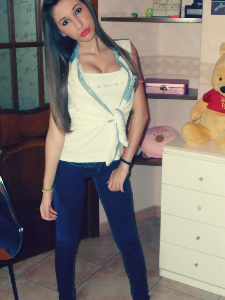 22P Veronica 18yo sexy italian teen