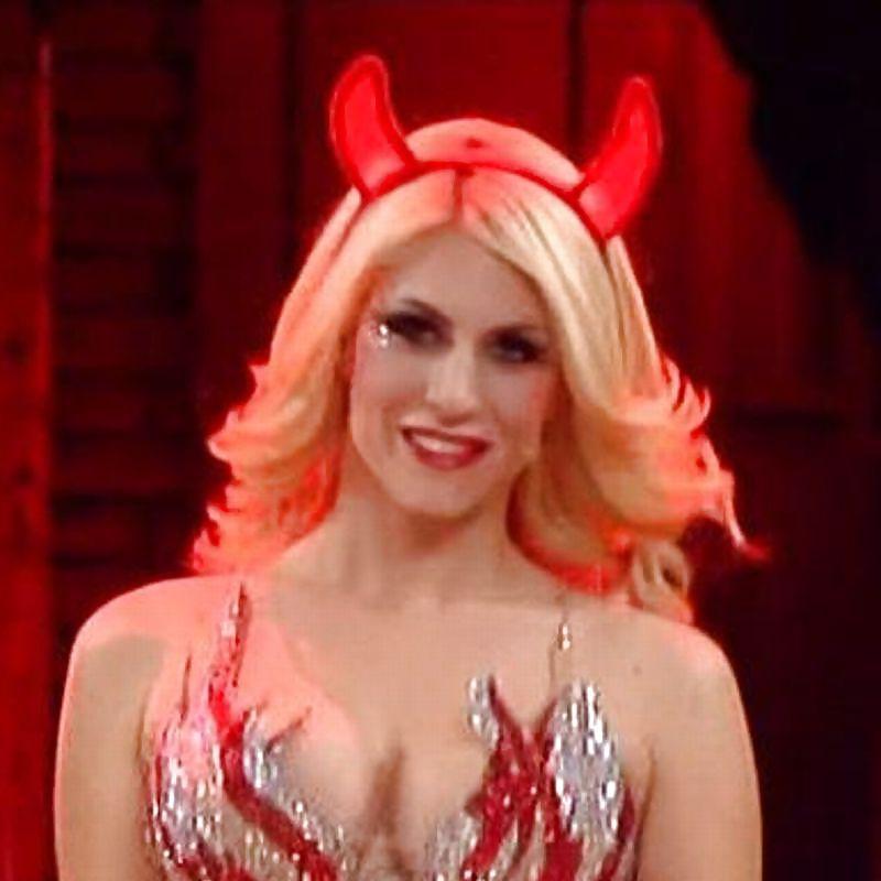 25P Italian showgirls