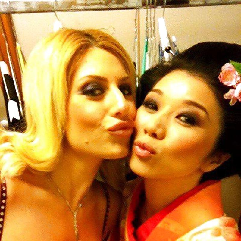 25P Italian showgirls