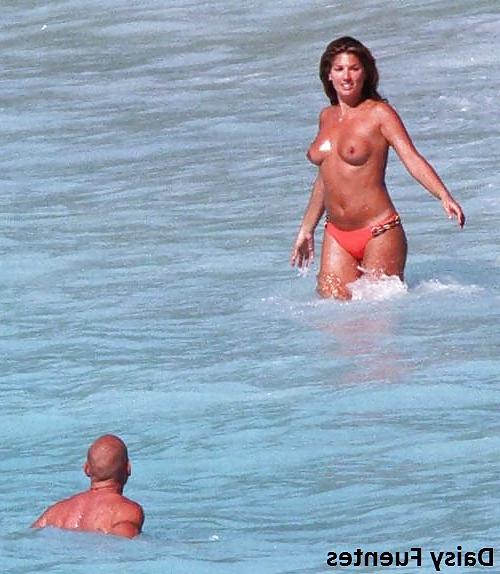 25P A-Z of Celebrity Caps,Stills & oops 107