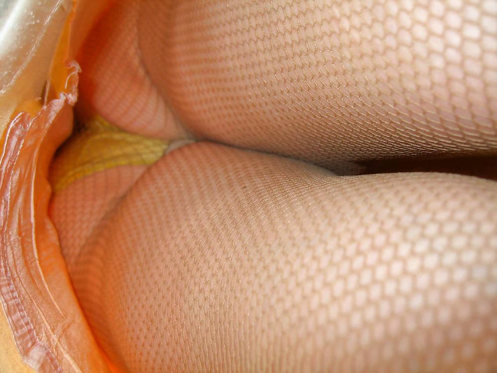 25P Upskirt! Mature in stockings and pantyhose!