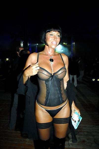 22P Valentina Demi-Perfect Italian MILF