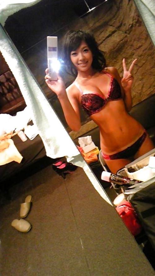 25P Hot girls with tan lines 