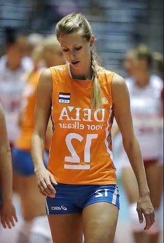 25P Volleyball Players