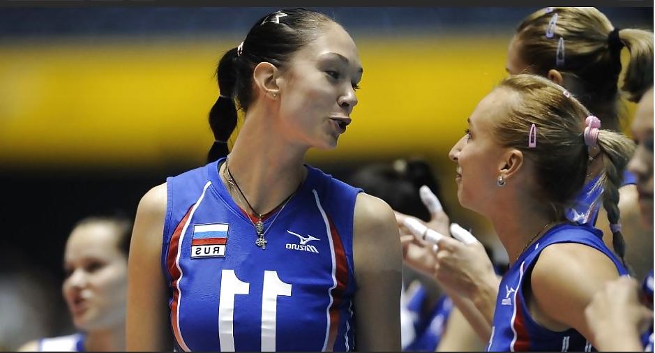 25P Volleyball Players