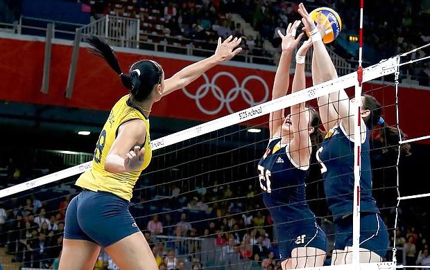 25P Volleyball Players