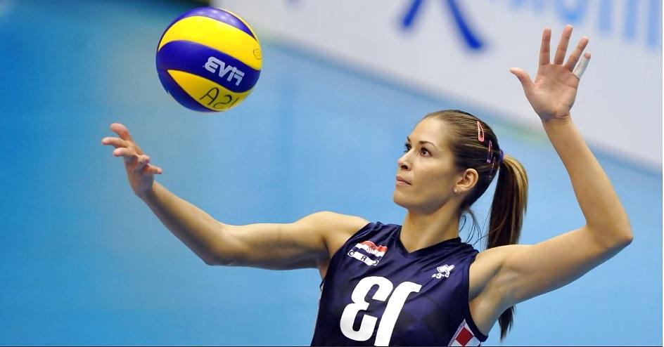 25P Volleyball Players