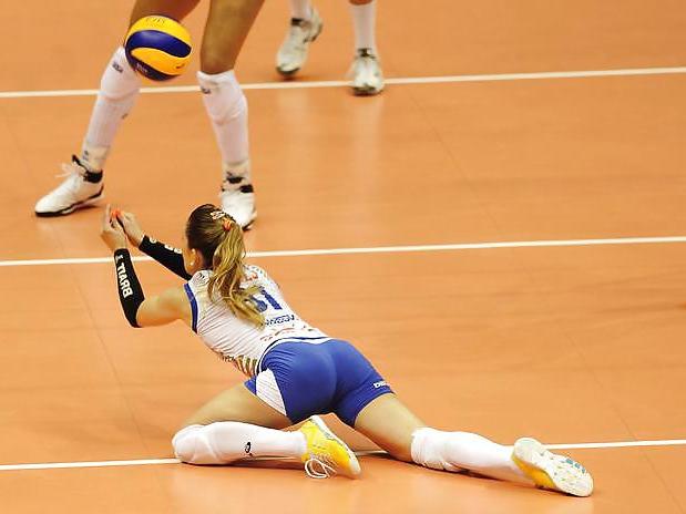 25P Volleyball Players