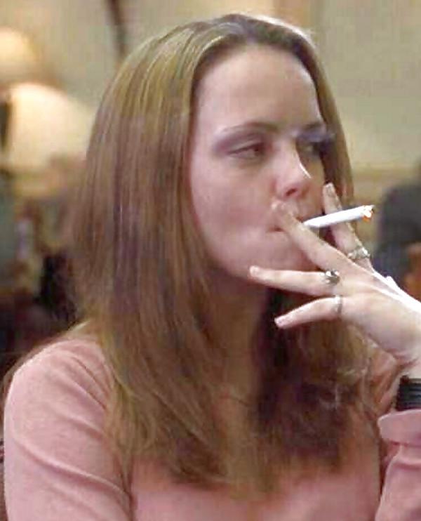 25P Hot Smoking Women