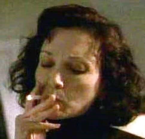 25P Hot Smoking Women