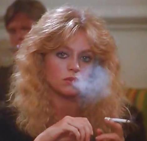 25P Hot Smoking Women