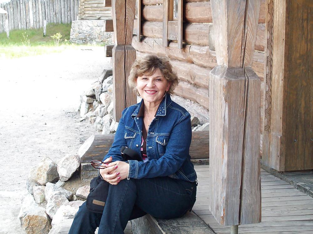 23P Sexy GILF Magda