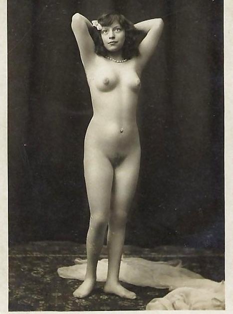 25P Some Vintage porn blackNwhite pics