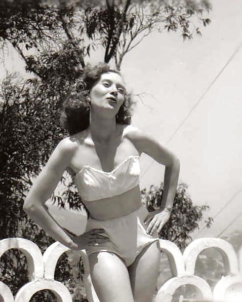 25P Some Vintage porn blackNwhite pics