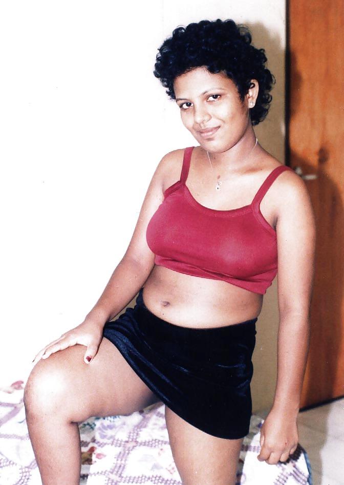10P Vintage Lankan girls 
