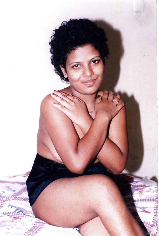10P Vintage Lankan girls 