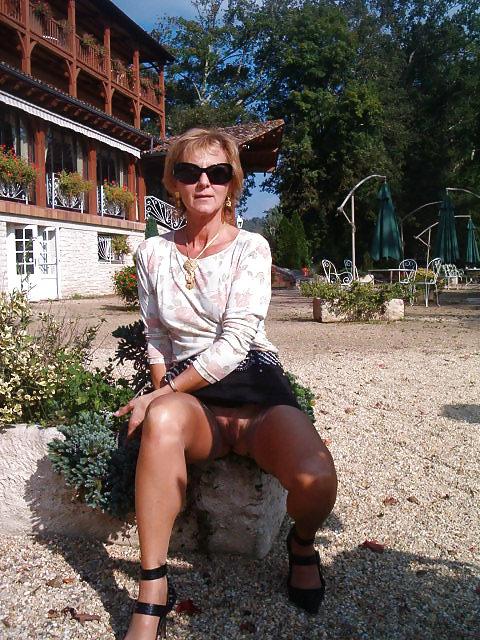 16P Mature wife from Lille exposed by cuckold hubby