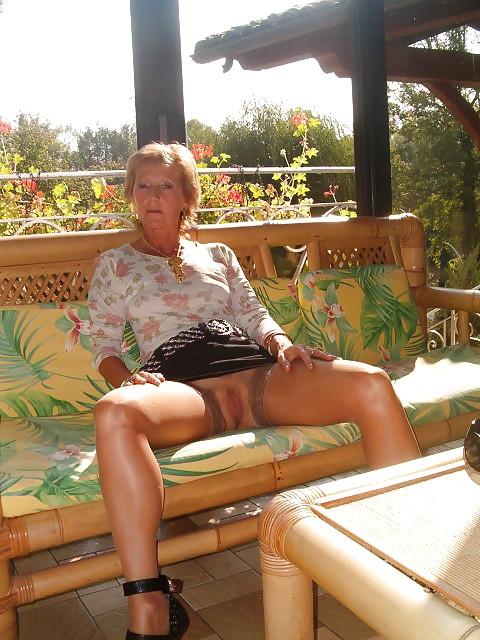 16P Mature wife from Lille exposed by cuckold hubby
