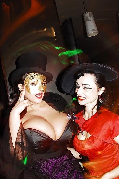 25P Anna Semenovich and Mia Zarring