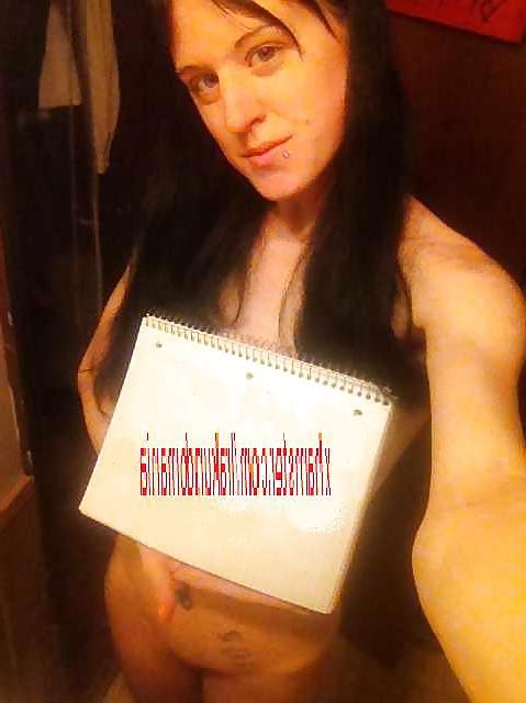24P EXHIBITIONIST WIFE KITTEN