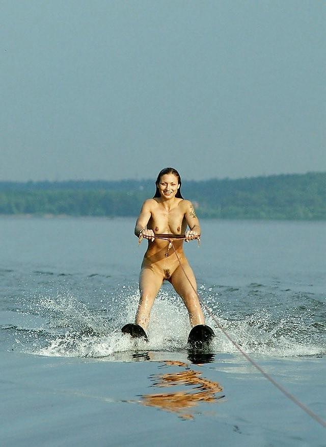 25P Nudist or exhibitionist?