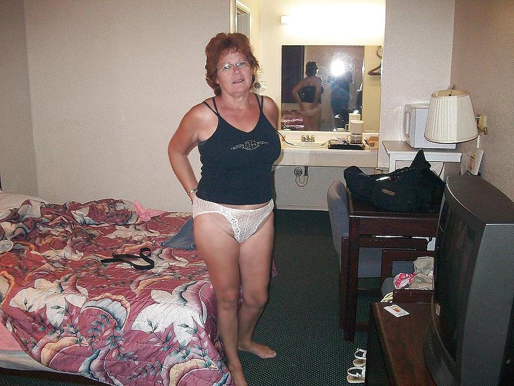 25P Mature in lingerie