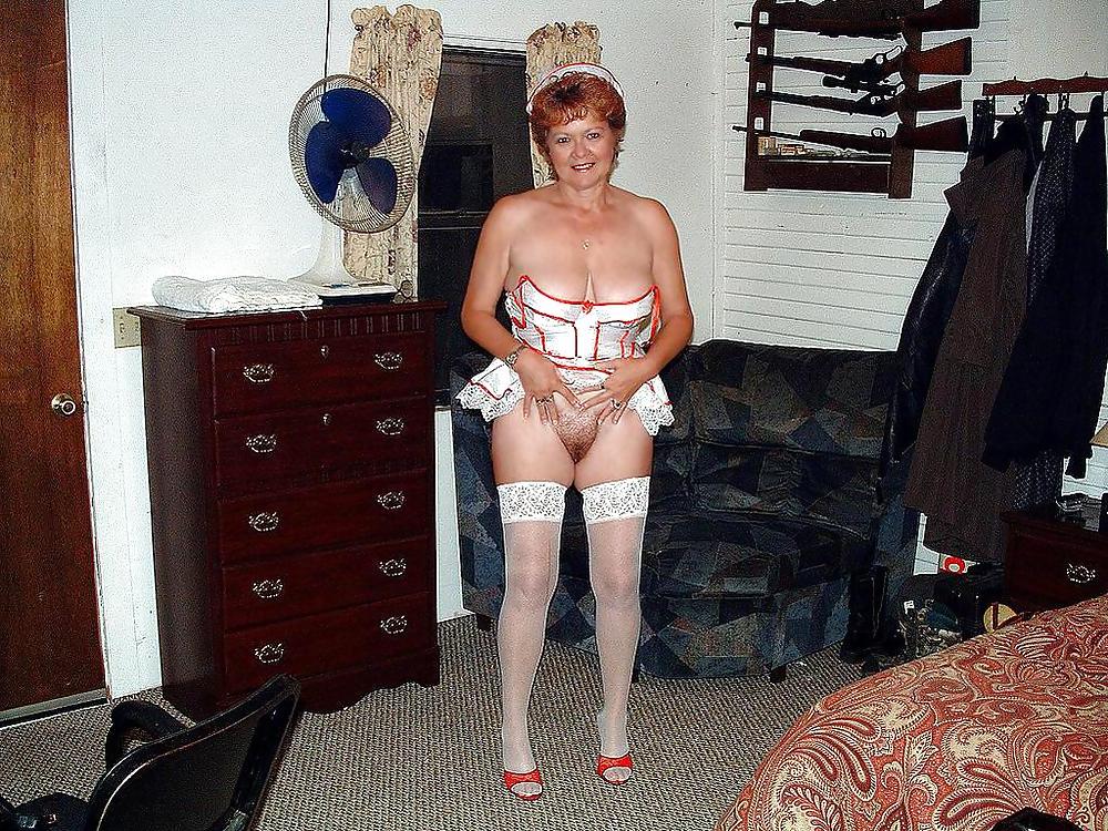 25P Mature in lingerie