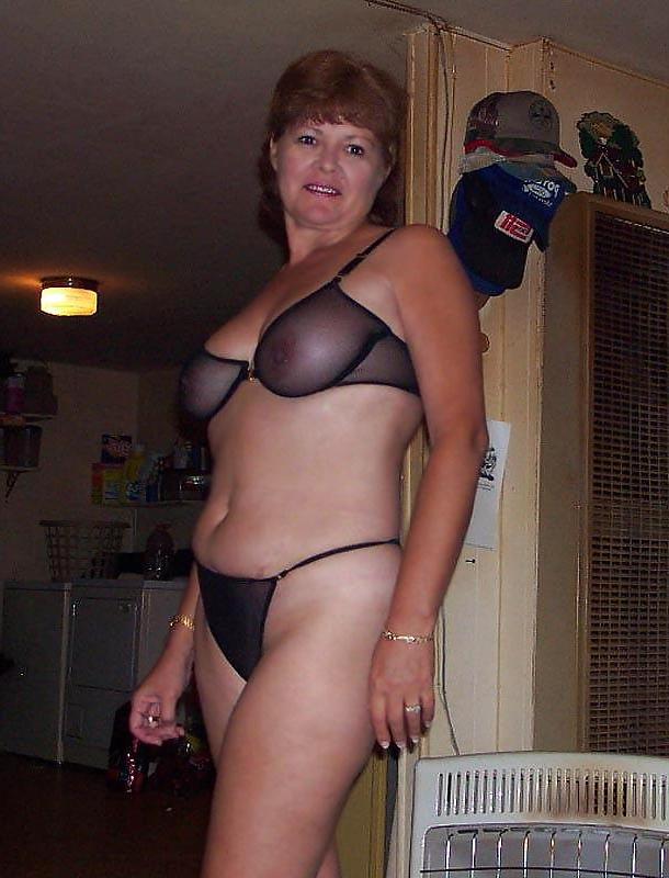 25P Mature in lingerie