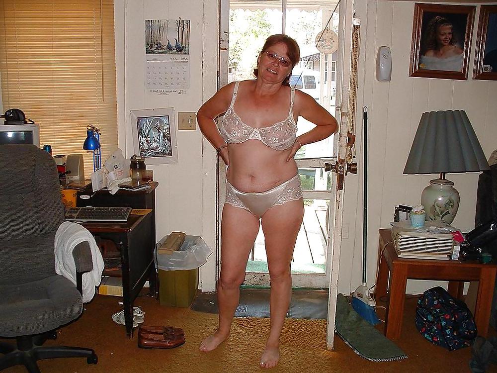 25P Mature in lingerie
