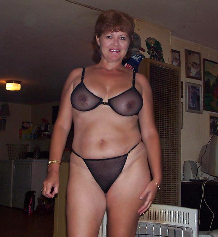 25P Mature in lingerie