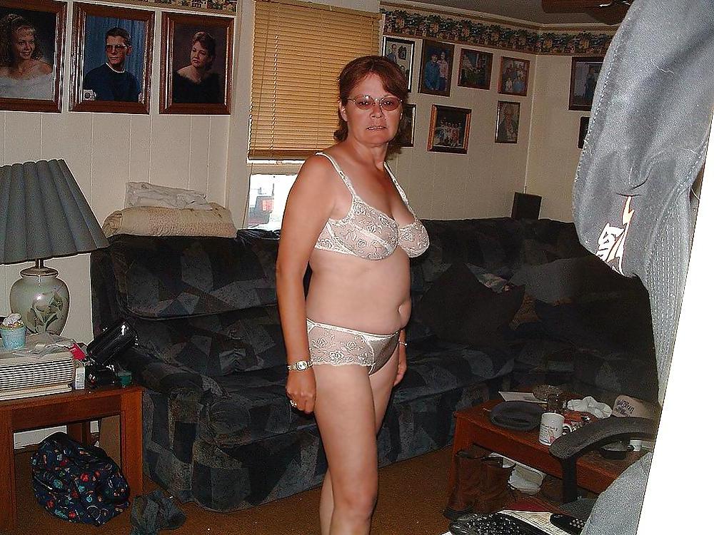 25P Mature in lingerie