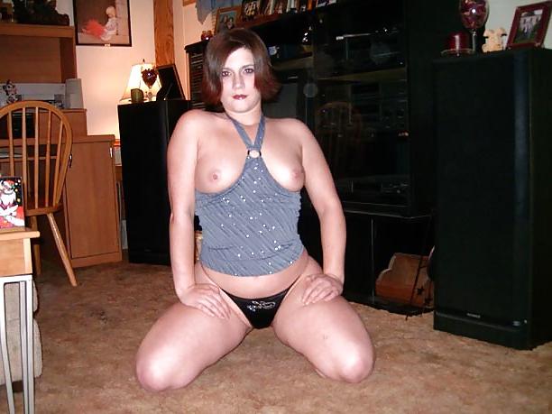25P Brunette MILF Sucking