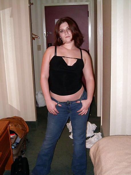25P Brunette MILF Sucking