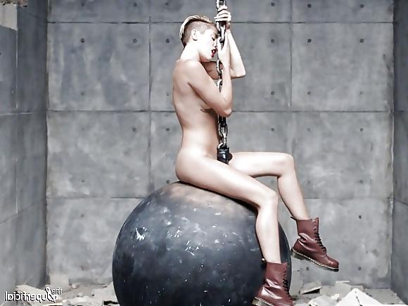 20P Miley Cyrus Nude Wrecking Ball