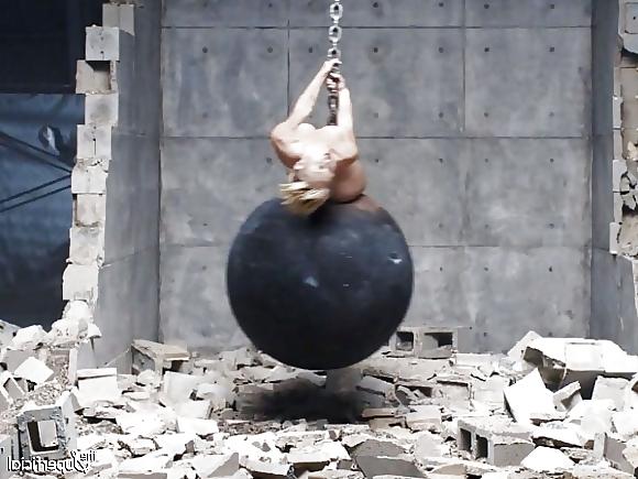 20P Miley Cyrus Nude Wrecking Ball