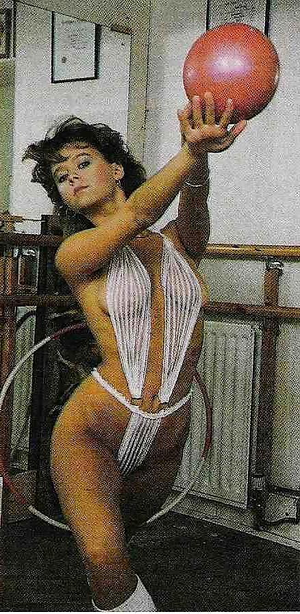 25P Vintage dancers 2