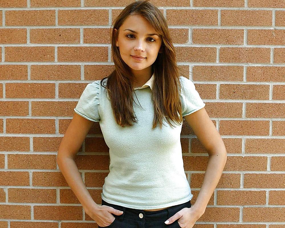 12P Hot Celebrity Babe Rachael Leigh Cook
